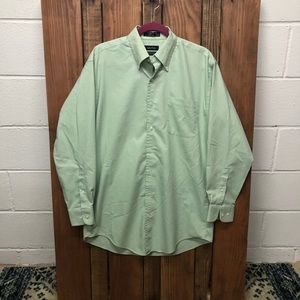 Men’s Nautica medium green button down dress shirt